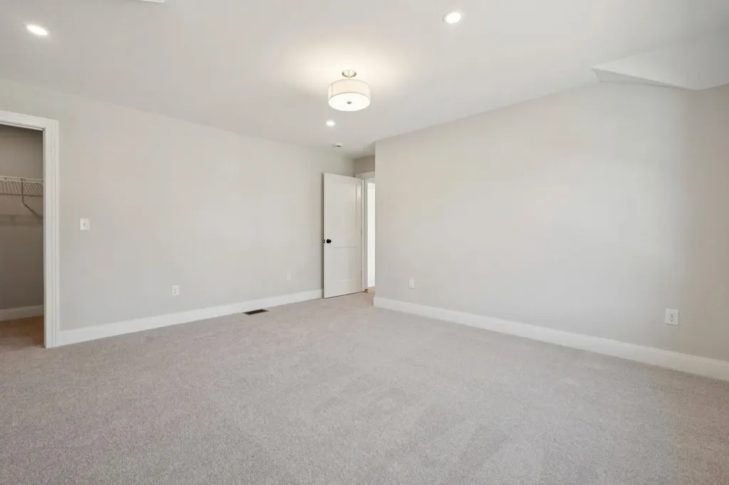 13 Washburn Farm Lane Kittery ME 03905