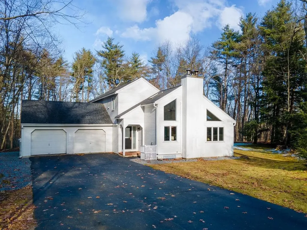 11 Standish Way Amherst NH 03031