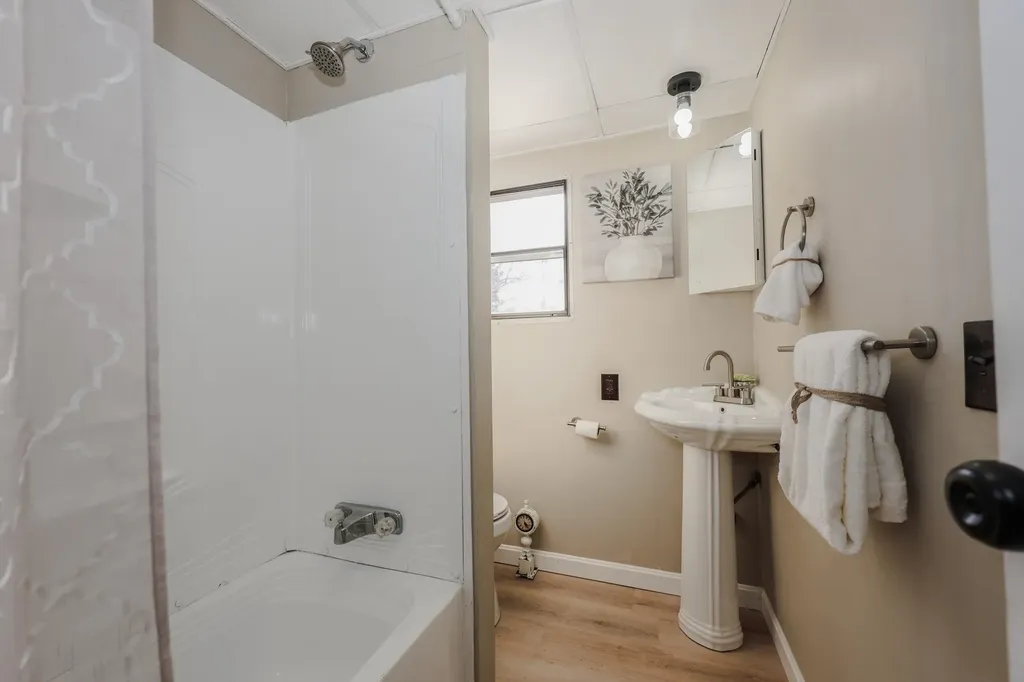 5 Wyman Road Deering NH 03244