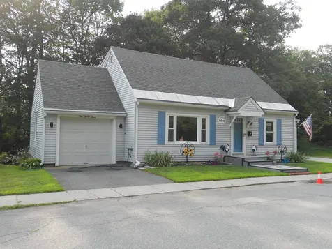 123 Commonwealth Avenue Springfield VT 05156