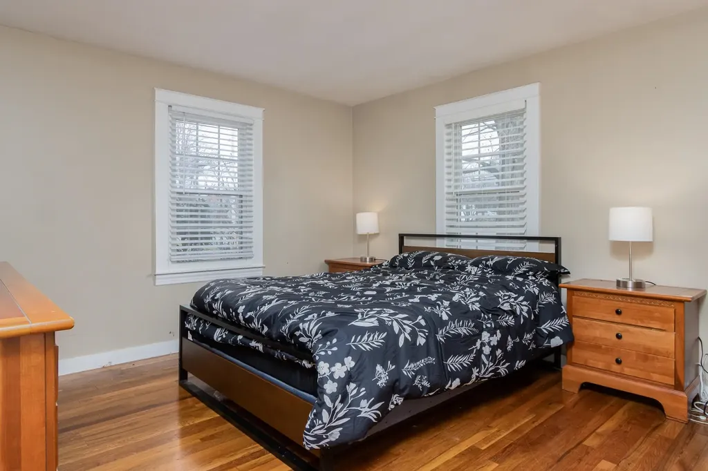 10 Burnside Street Nashua NH 03064-1519