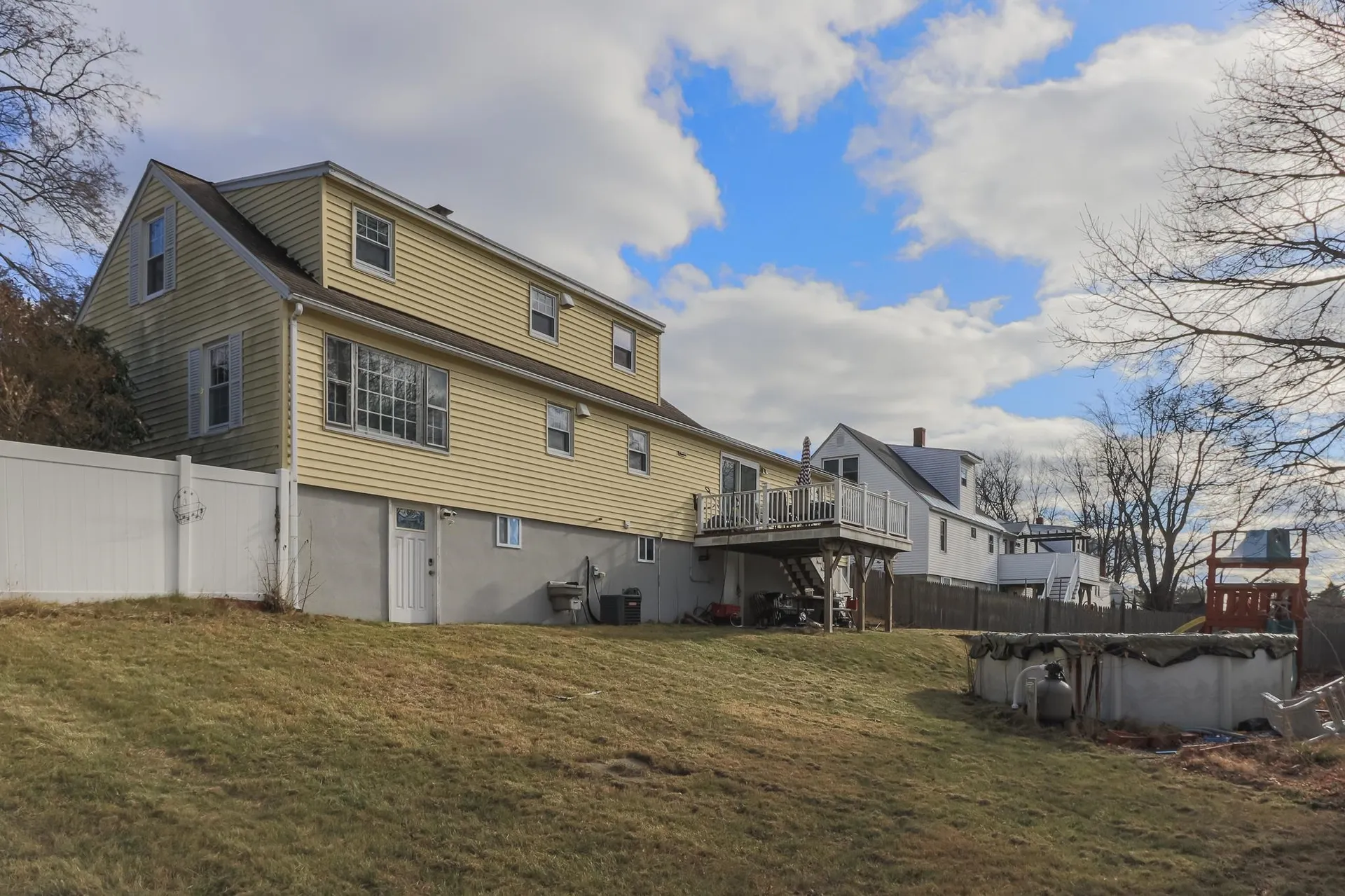 10 Burnside Street Nashua NH 03064-1519