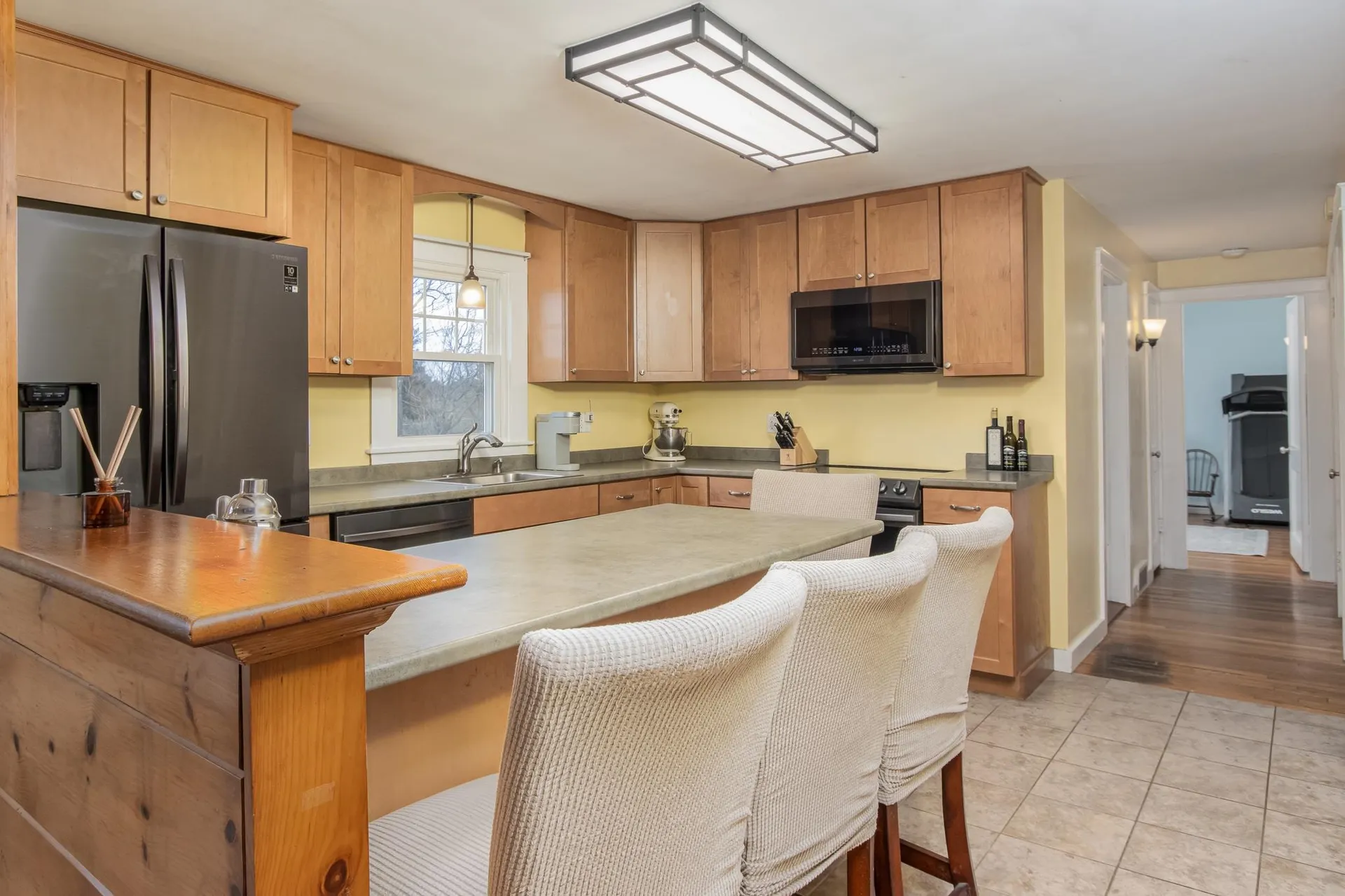 10 Burnside Street Nashua NH 03064-1519