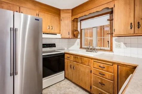 23 Allens Avenue Lee NH 03861