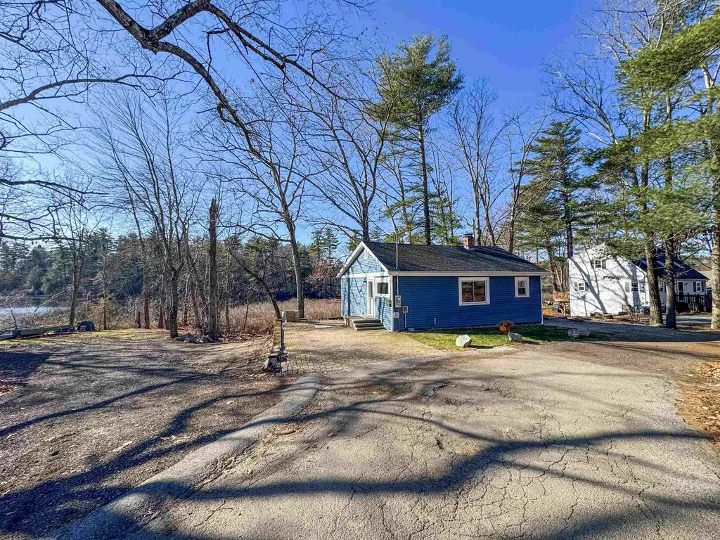 41 N Shore Road Sandown NH 03873