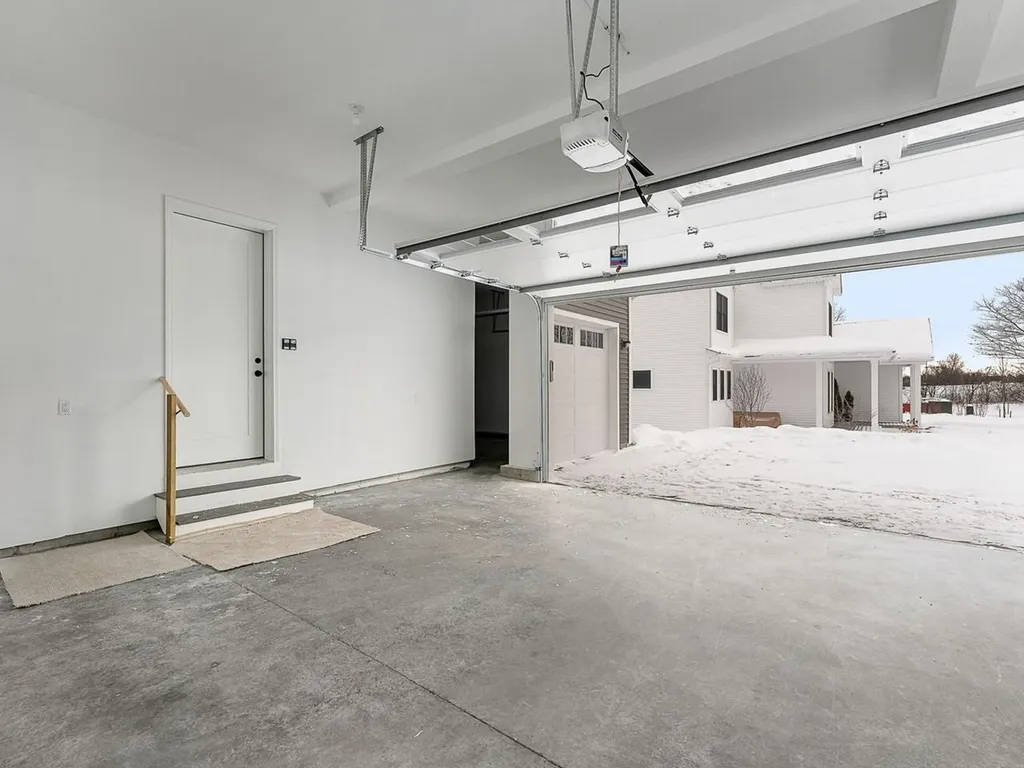 29 Barn Road South Burlington VT 05403