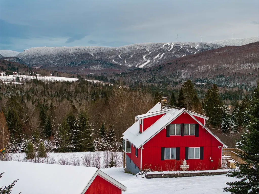 228 Blakely Farm Road Colebrook NH 03576