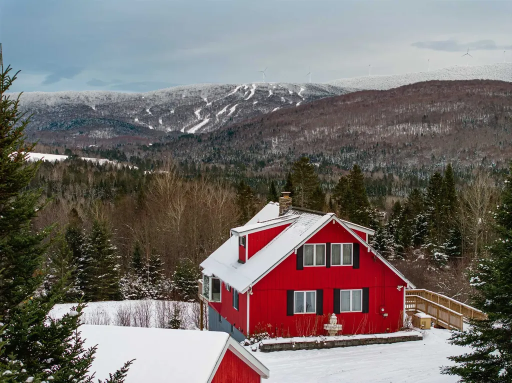 228 Blakely Farm Road Colebrook NH 03576