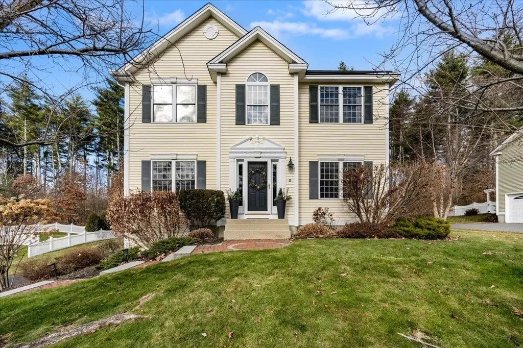 8 Grapevine Road Merrimack NH 03054