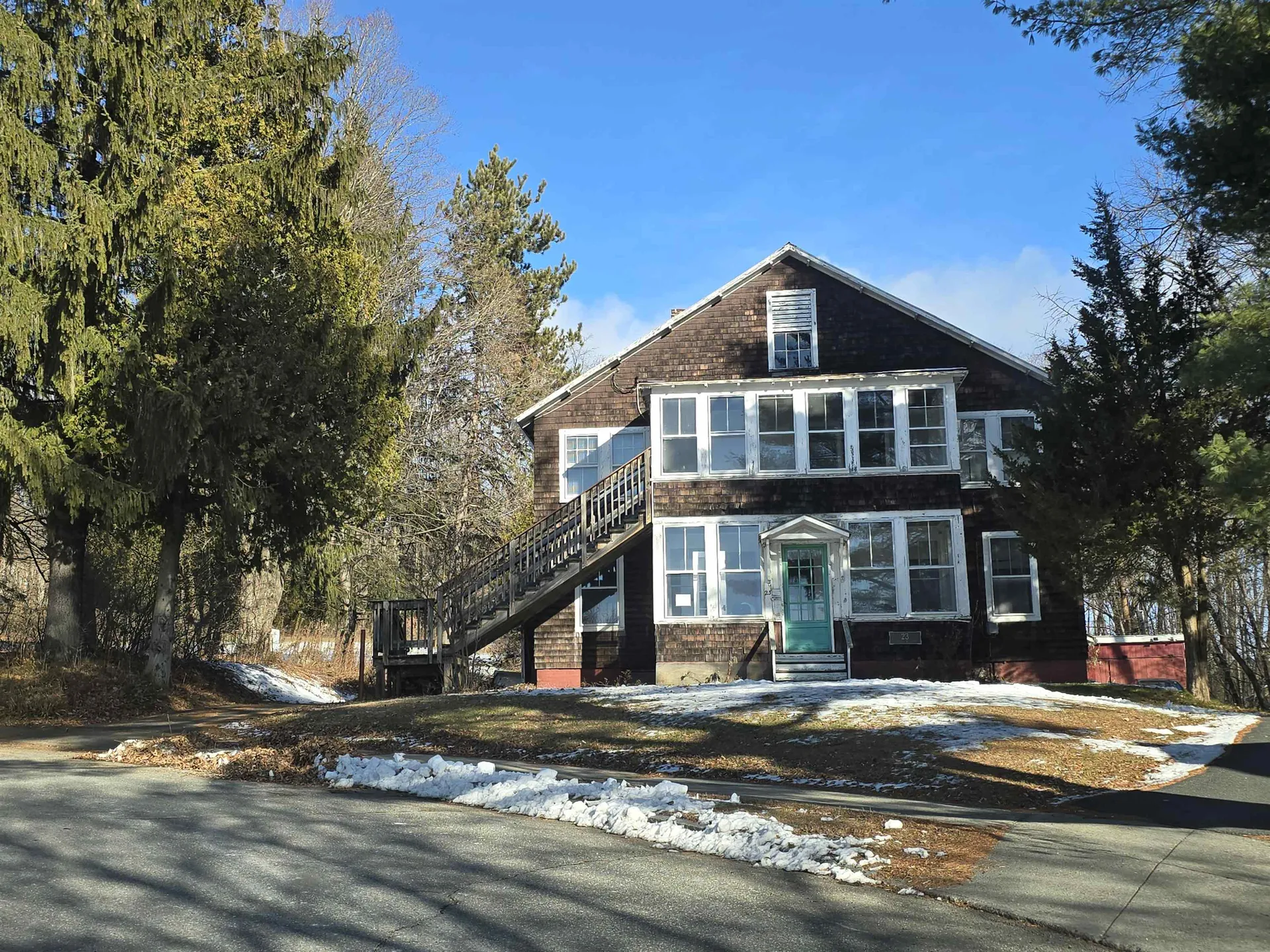 23 Lincoln Heights Claremont NH 03743