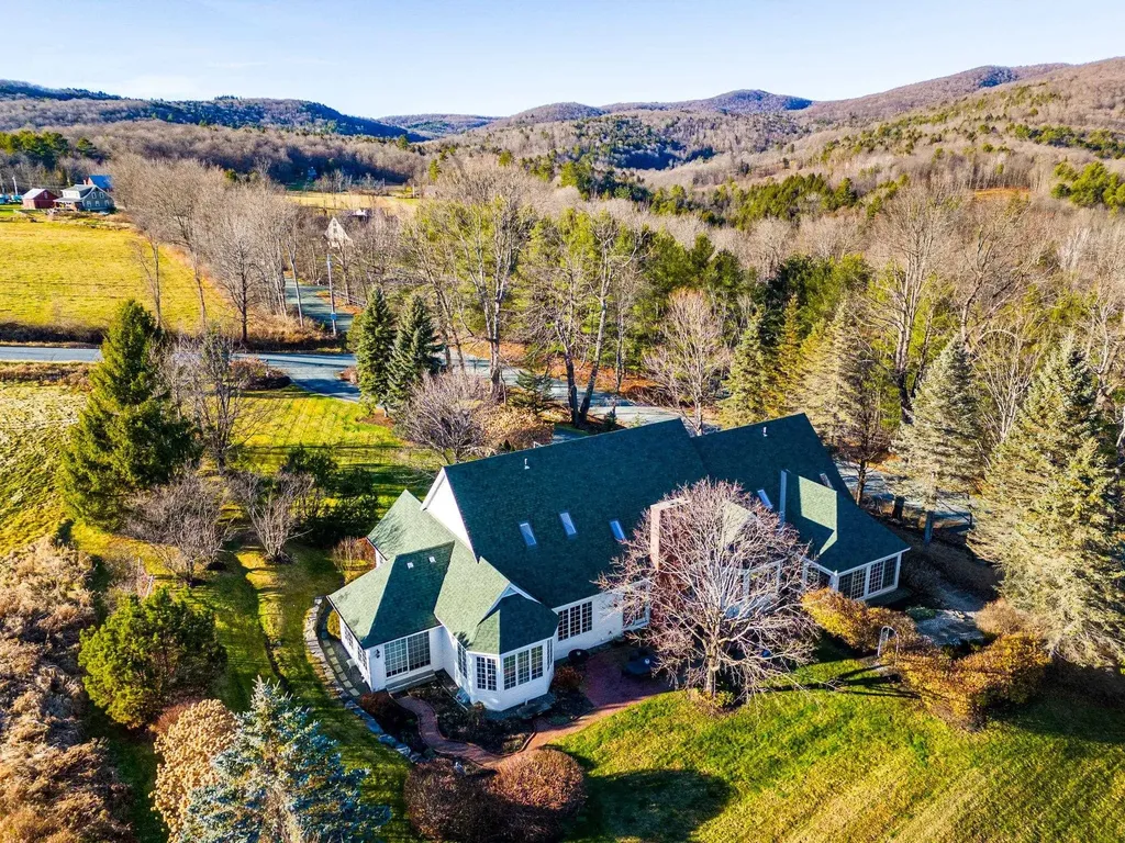 10 Fairbanks Turn Road Hartford VT 05059