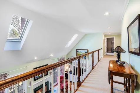 10 Fairbanks Turn Road Hartford VT 05059