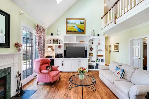 10 Fairbanks Turn Road Hartford VT 05059