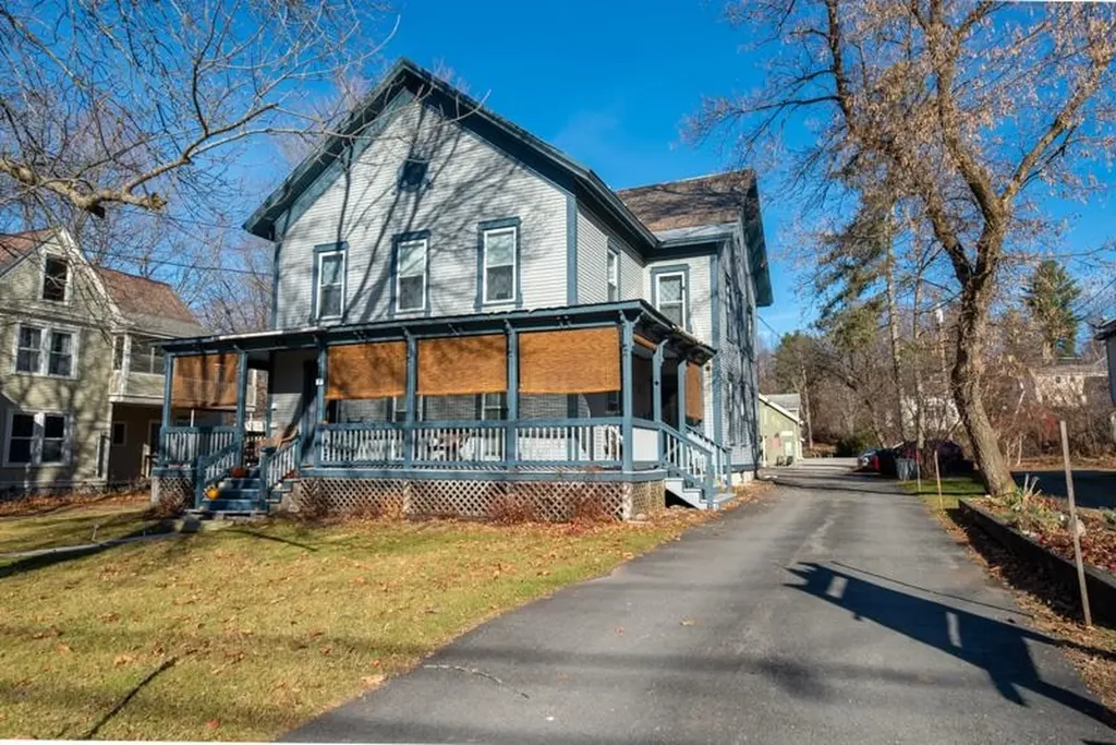 105 Elm Street Manchester VT 05255