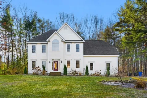 1 Carousel Court Londonderry NH 03053