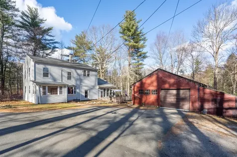 11 Heath Street Newton NH 03858