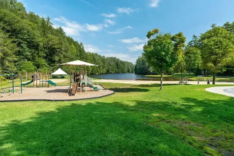 6 Hemlock Road Hanover NH 03755