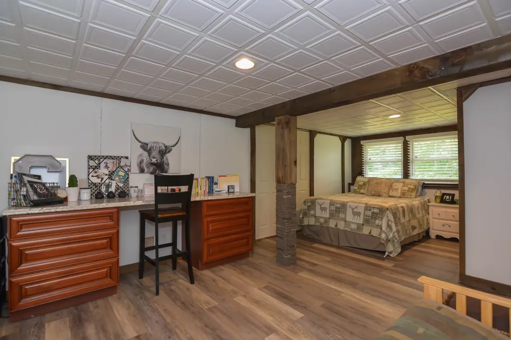 33 Wood Hawk Way Litchfield NH 03052