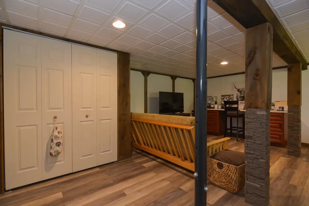 33 Wood Hawk Way Litchfield NH 03052