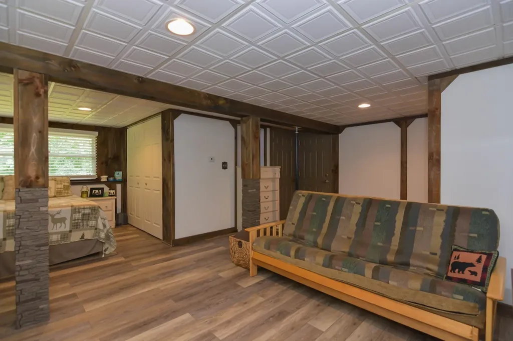 33 Wood Hawk Way Litchfield NH 03052