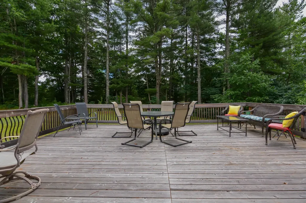 33 Wood Hawk Way Litchfield NH 03052