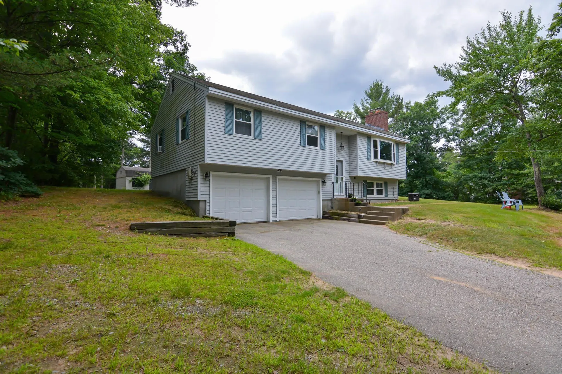 33 Wood Hawk Way Litchfield NH 03052