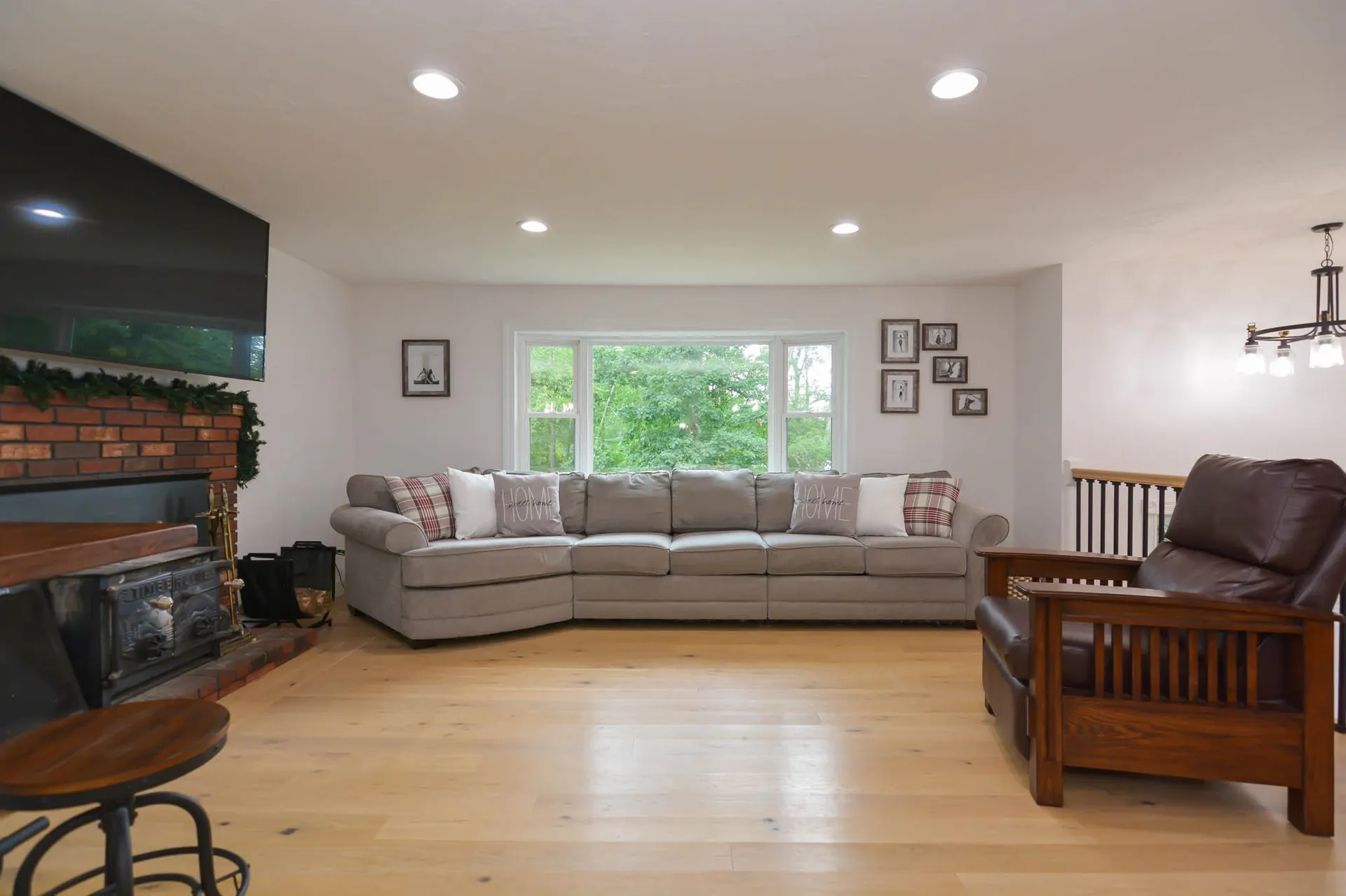 33 Wood Hawk Way Litchfield NH 03052