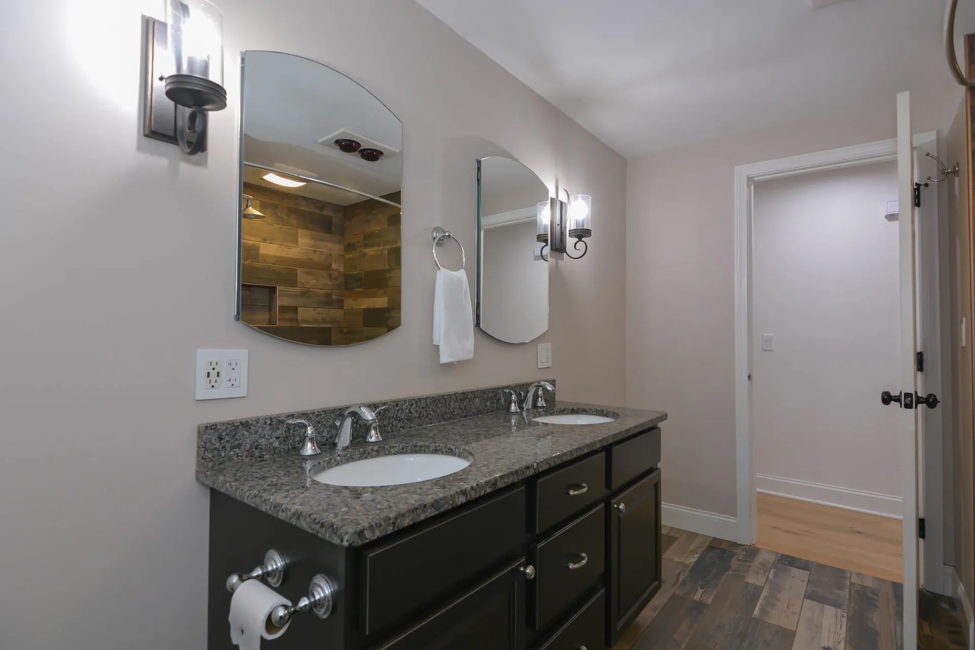 33 Wood Hawk Way Litchfield NH 03052