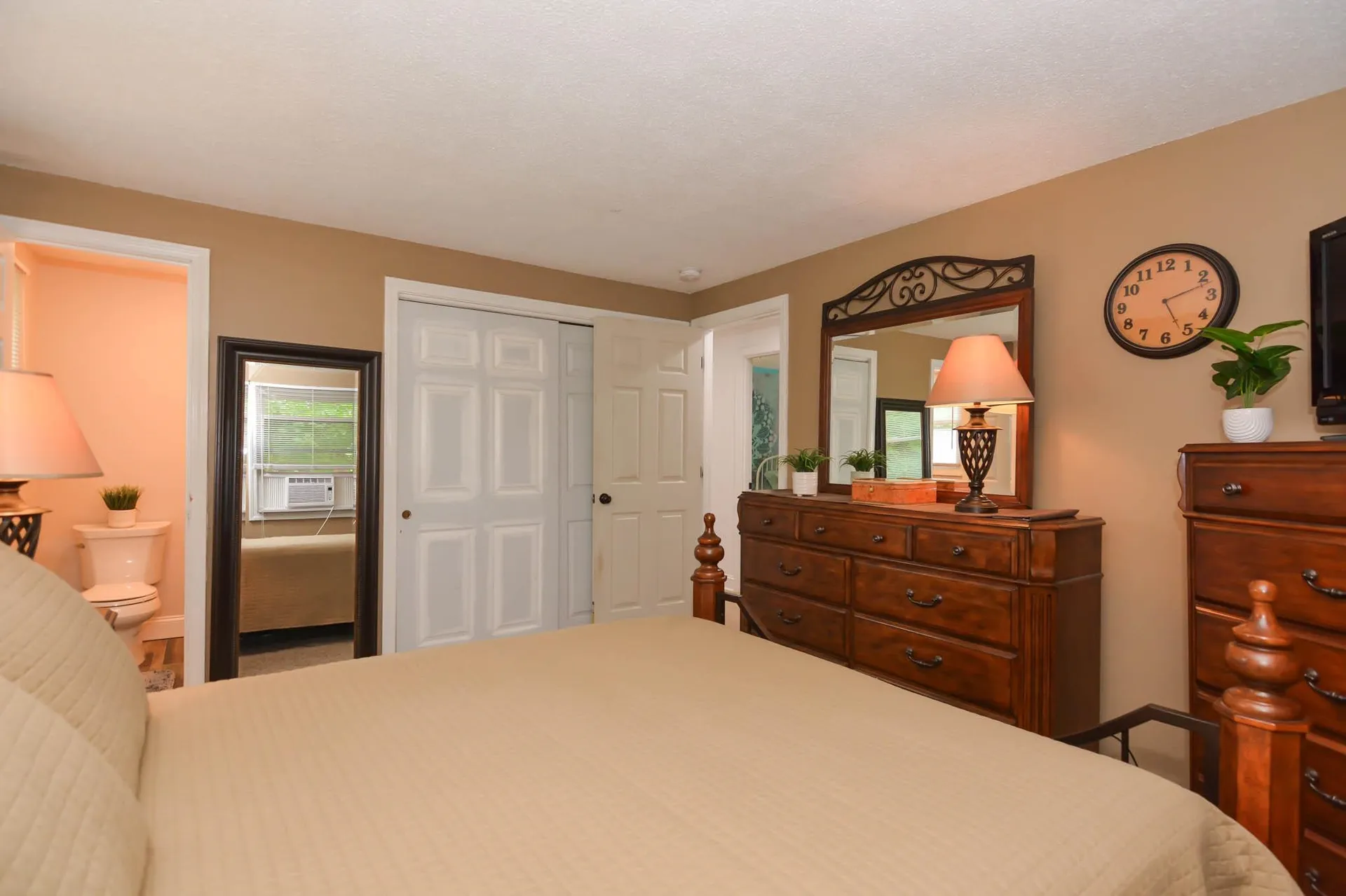 33 Wood Hawk Way Litchfield NH 03052