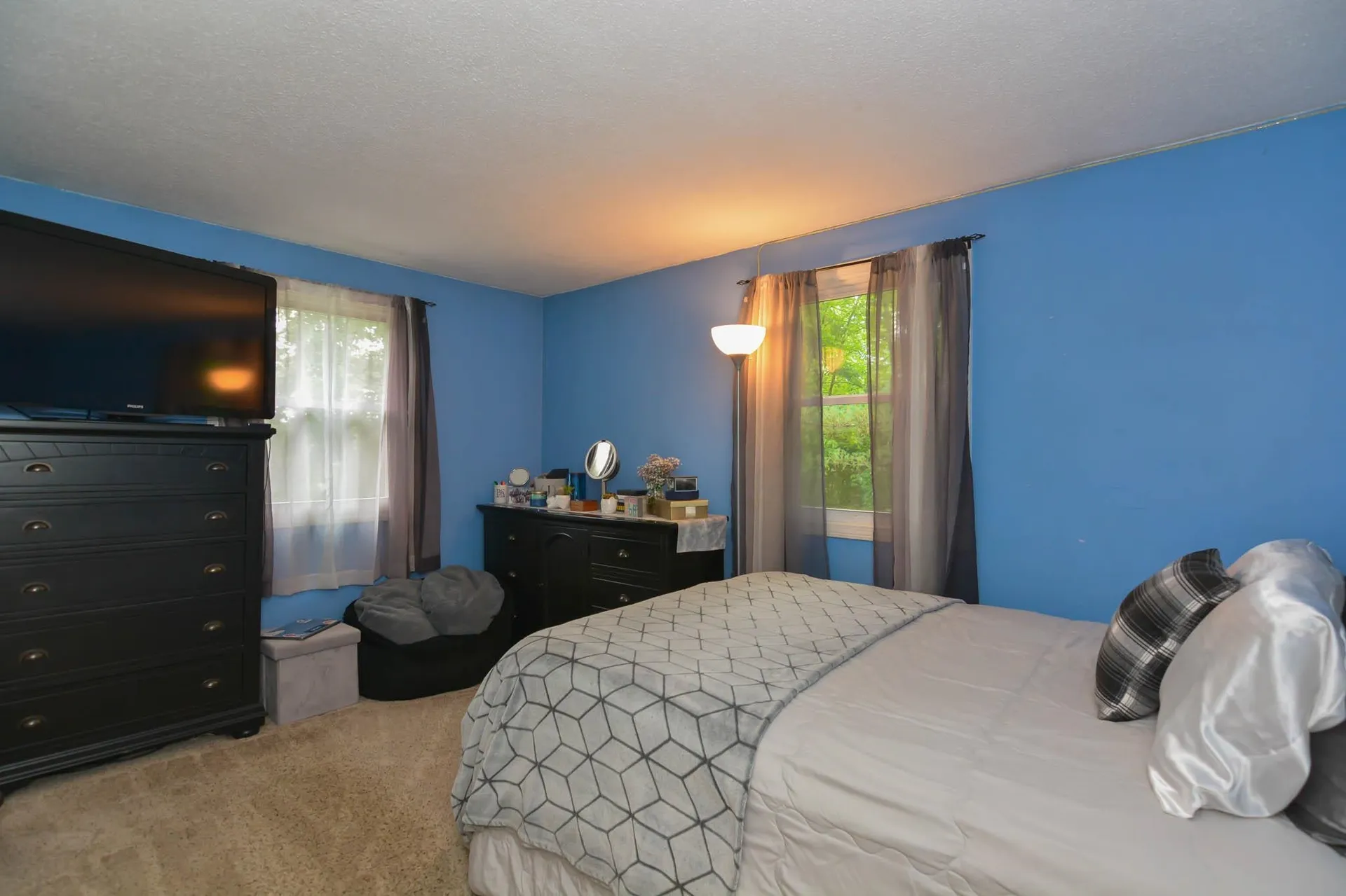 33 Wood Hawk Way Litchfield NH 03052