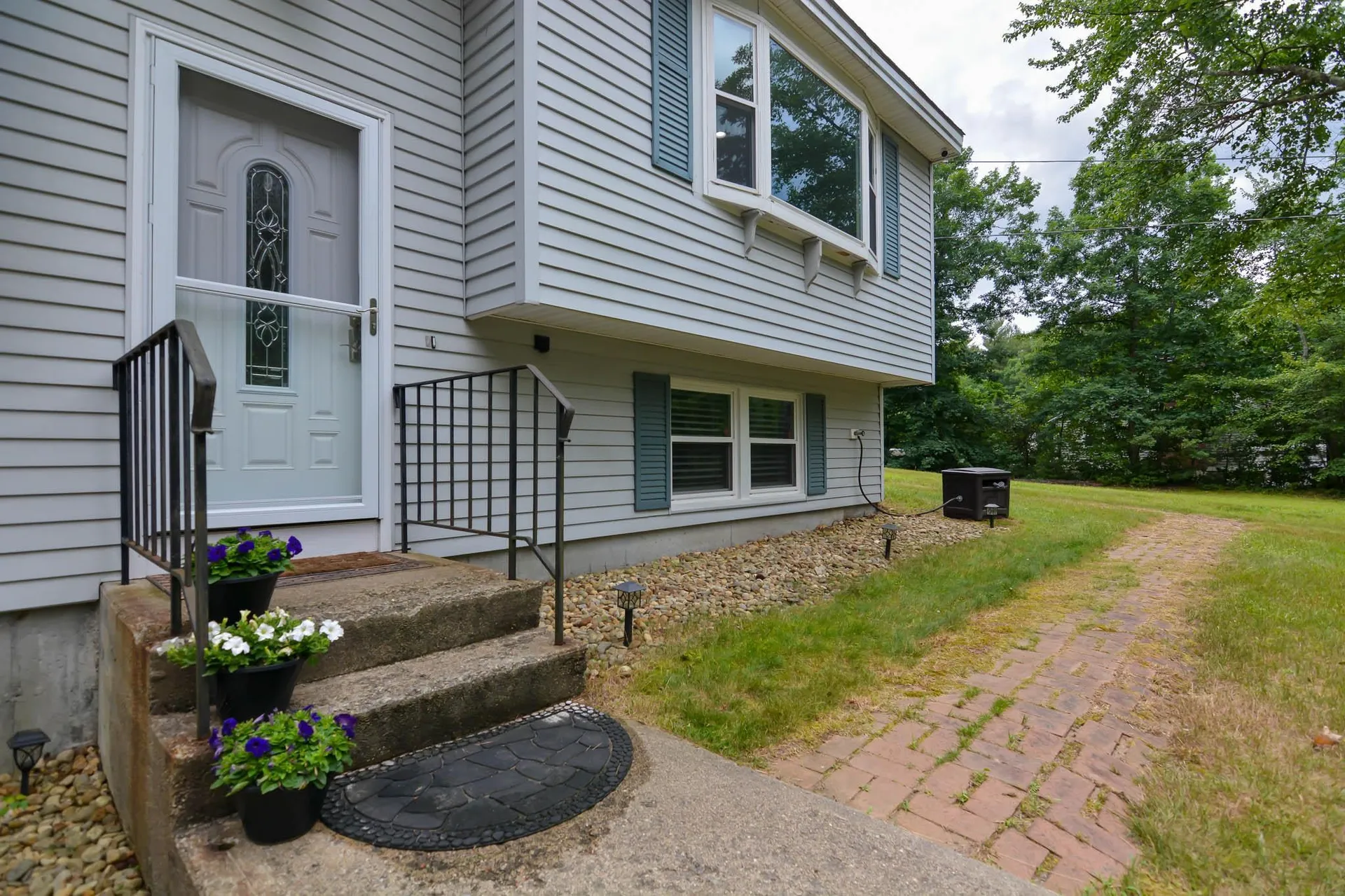 33 Wood Hawk Way Litchfield NH 03052