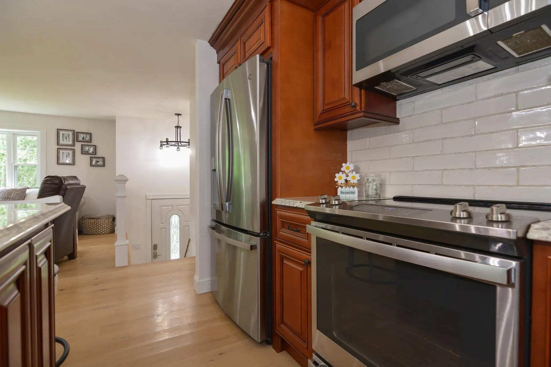 33 Wood Hawk Way Litchfield NH 03052