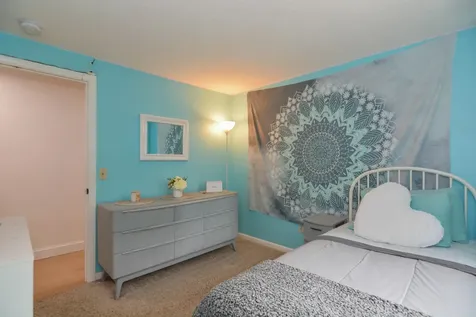 33 Wood Hawk Way Litchfield NH 03052
