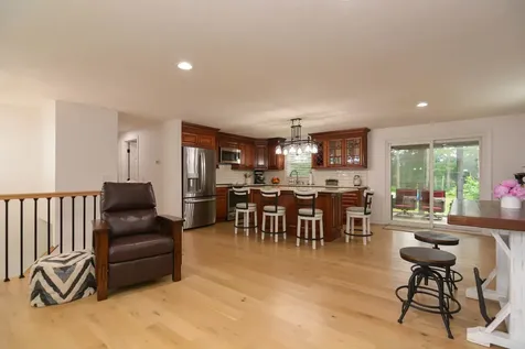 33 Wood Hawk Way Litchfield NH 03052