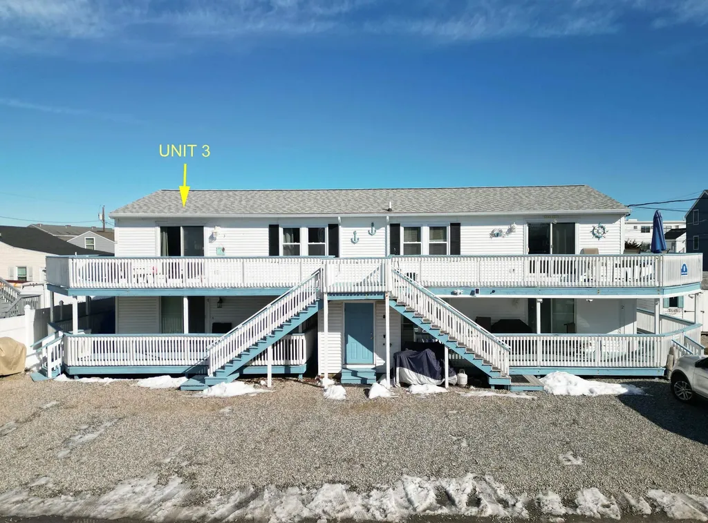 8 Duston Avenue Hampton NH 03842