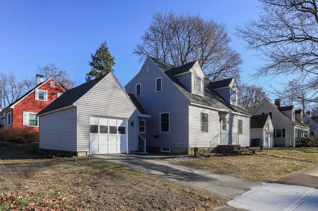 121 Dallaire Street Manchester NH 03104