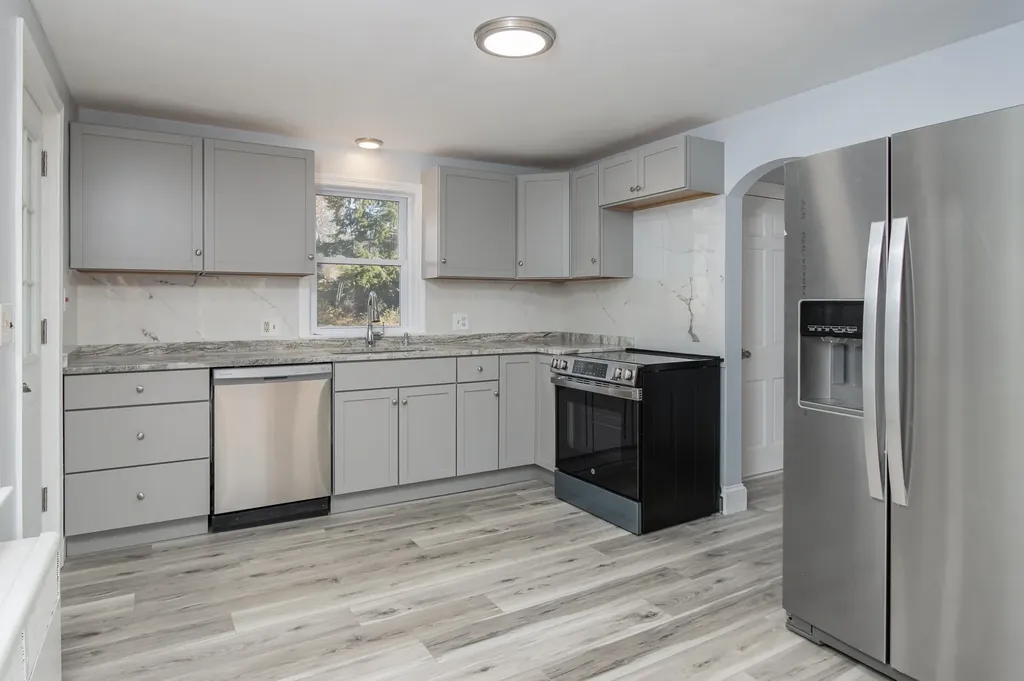 121 Dallaire Street Manchester NH 03104