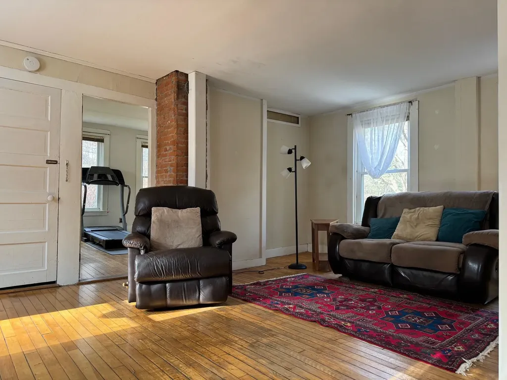 18 County Road Windsor VT 05089