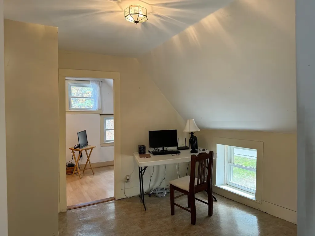 18 County Road Windsor VT 05089