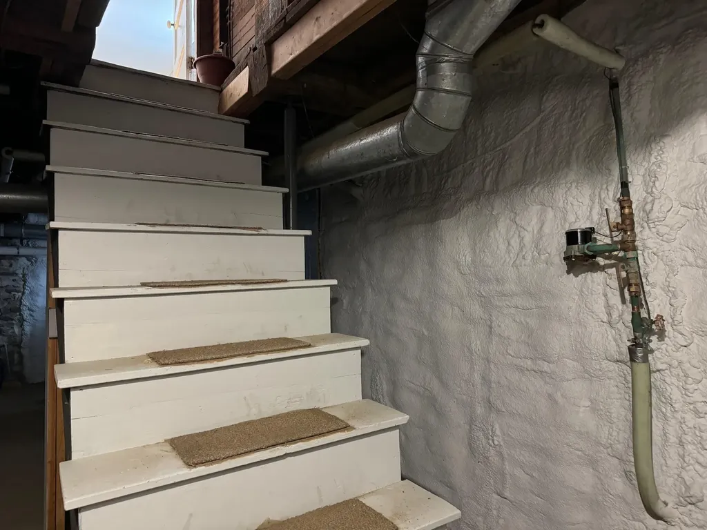 18 County Road Windsor VT 05089