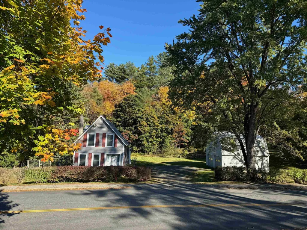 18 County Road Windsor VT 05089