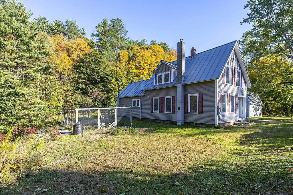 18 County Road Windsor VT 05089