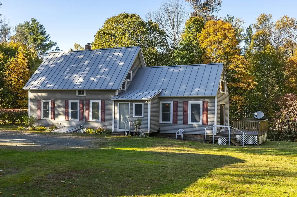 18 County Road Windsor VT 05089