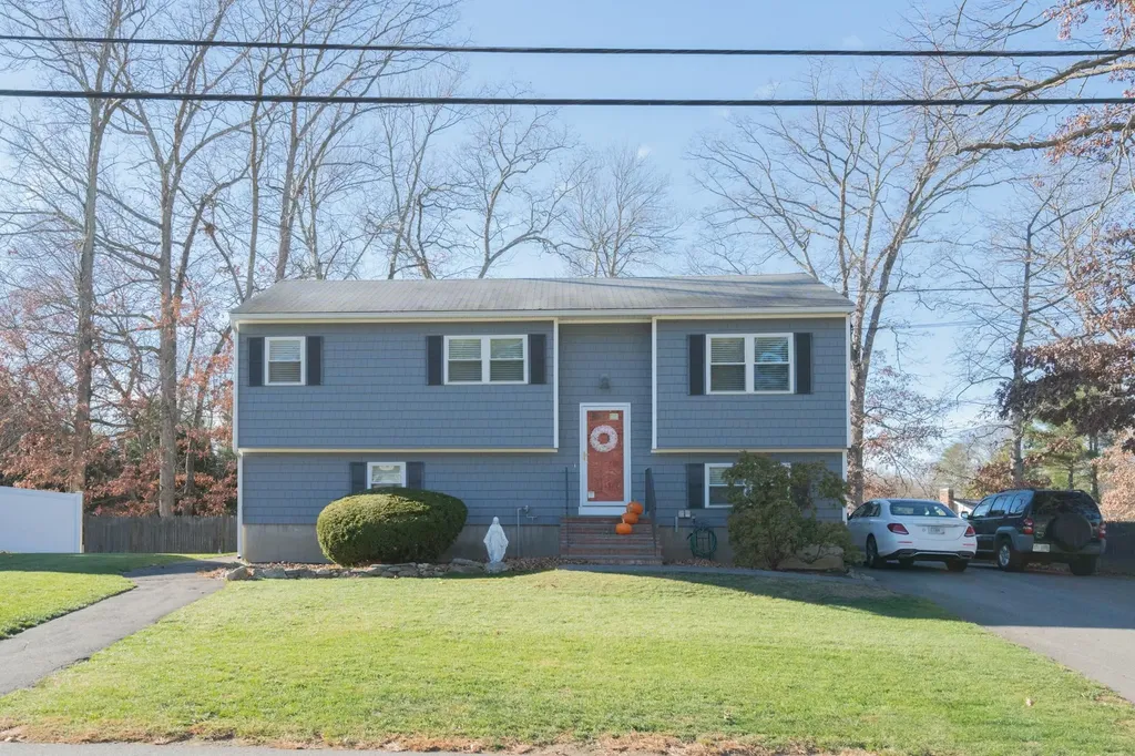 24 Meisner Road Salem NH 03079