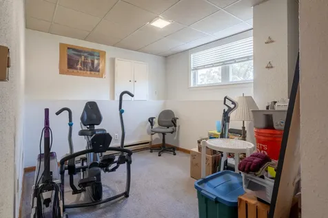 24 Meisner Road Salem NH 03079