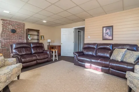 24 Meisner Road Salem NH 03079