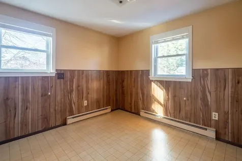 24 Meisner Road Salem NH 03079