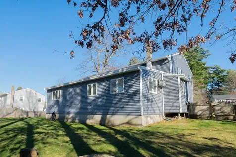 24 Meisner Road Salem NH 03079