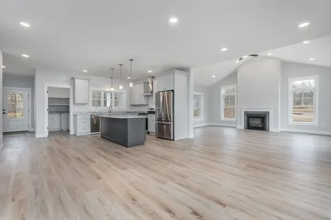 382 North River Road Epping NH 03042