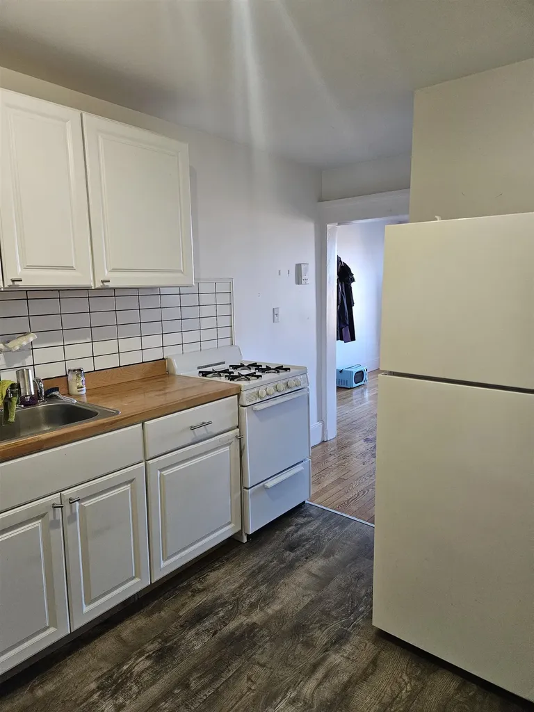 7-11 Court Street Keene NH 03431-2858